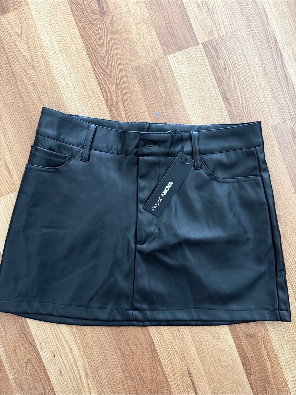 Fashion Nova Black Faux Leather Mini Skirt with Tag. Size medium